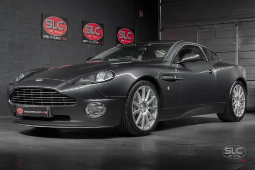 Aston-Martin V12 Vanquish S